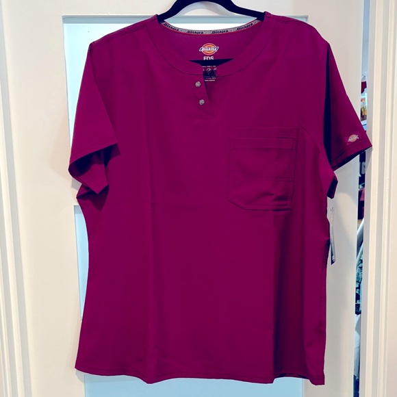 NWT Dickies EDS NXT XL plum scrub top - Picture 1 of 5